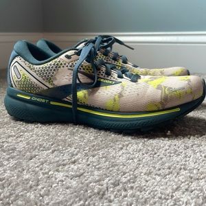 Brooks Womens Ghost 14 size 8.5